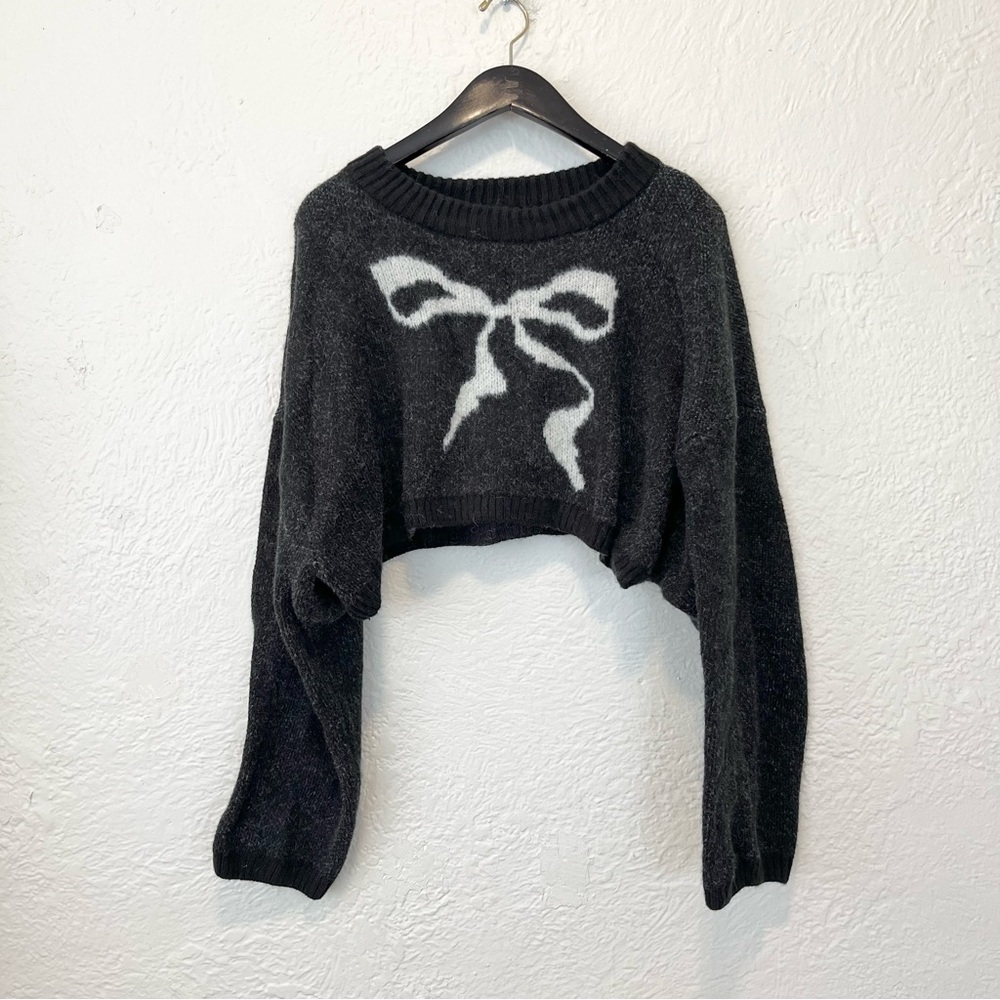 Urban Outfitters Cropped Sweater Black Gray Bow Out From Under Medium M